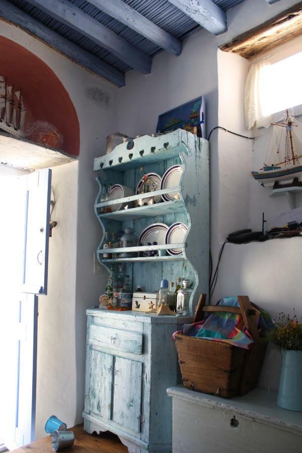 Traditional Medieval Stone House In "Ano Syros" Exterior foto