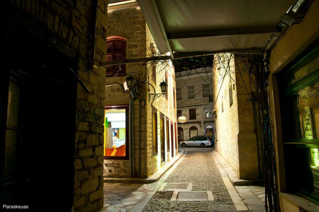 Traditional Medieval Stone House In "Ano Syros" Exterior foto